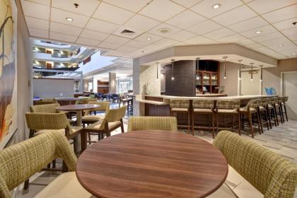 Embassy Suites Charleston - image 7