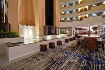 Embassy Suites Charleston - image 9