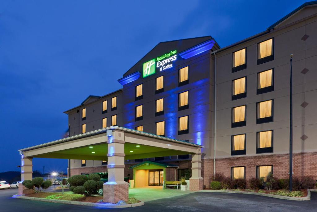 Holiday Inn Express Hotel & Suites Charleston-Southridge an IHG Hotel - main image