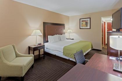 Holiday Inn Express Hotel & Suites Charleston-Southridge an IHG Hotel - image 14