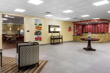 Quality Inn & Suites Charleston - image 4