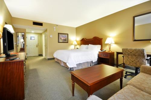 Hampton Inn Charleston-Historic District - image 3