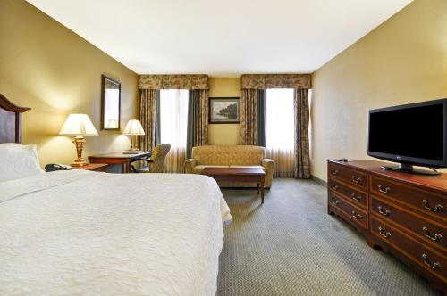 Hampton Inn Charleston-Historic District - image 4