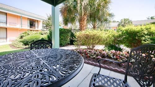 Best Western Charleston Inn - image 3