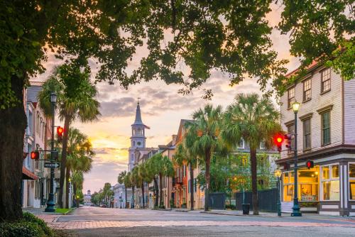 Cambria Hotel Charleston Riverview - image 2