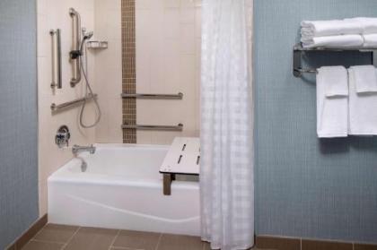 Hyatt Place Mount Pleasant Towne Centre - image 3