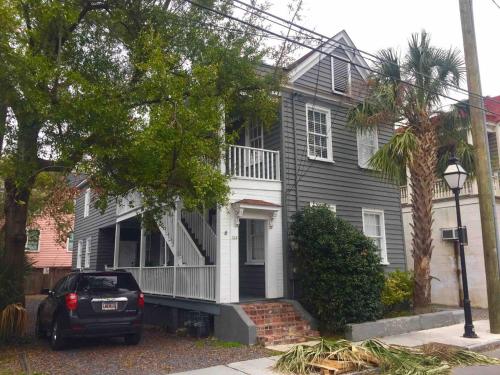 First Floor 3BD/2BA Condo 6 Blocks From King St - main image