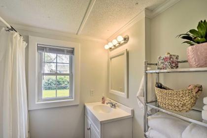 Charming Charleston Cottage 2 Mi to Folly Beach! - image 16