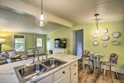 Charming Charleston Cottage 2 Mi to Folly Beach! - image 5