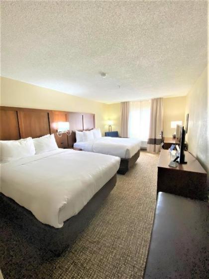 Comfort Inn - image 4