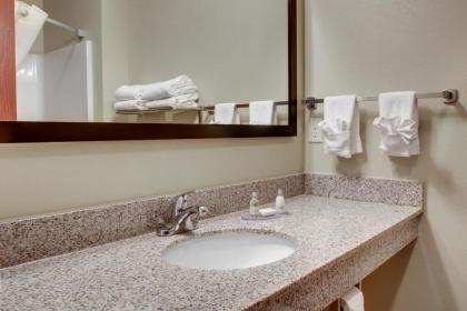 Cobblestone Hotel & Suites - Charlestown - image 15