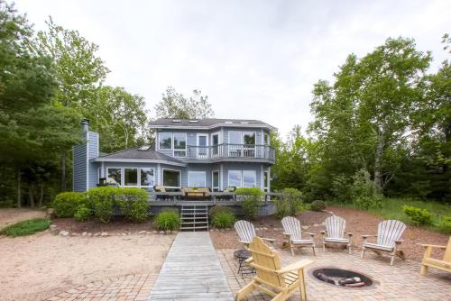 Lavish Charlevoix Home with Fire Pit on Lake Michigan - main image