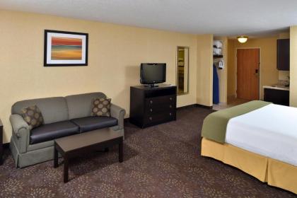 Holiday Inn Express Hotel & Suites Charlotte an IHG Hotel - image 15