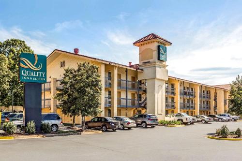 Quality Inn & Suites Charlotte Airport - main image