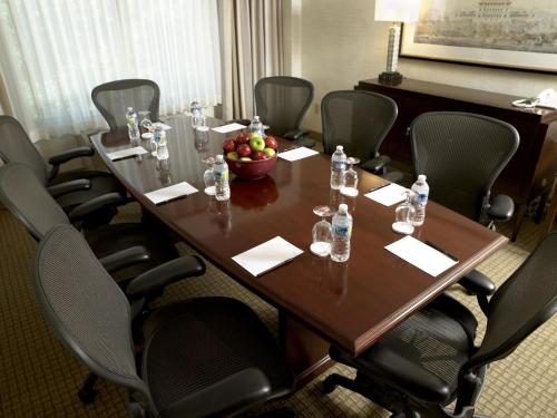 DoubleTree by Hilton Charlotte Airport - image 5