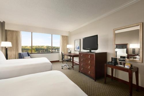 Hilton Charlotte Executive Park - image 5