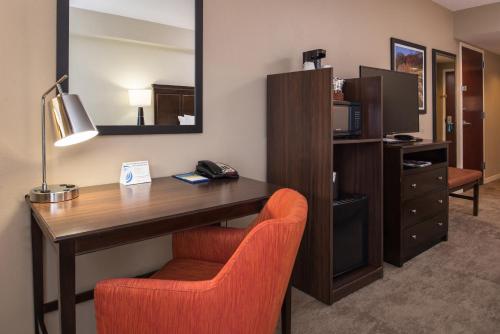 Hampton Inn & Suites Charlotte Arrowood - image 5