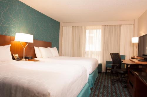 Fairfield Inn & Suites by Marriott Charlotte Uptown - image 4