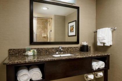 Holiday Inn Charlotte University an IHG Hotel - image 2