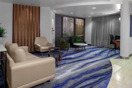 Fairfield Inn & Suites by Marriott Charlotte Matthews - image 3