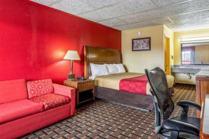 Econo Lodge Charlotte Airport Area - image 18