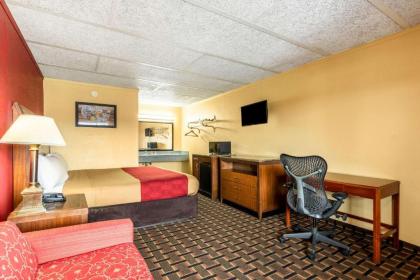 Econo Lodge Charlotte Airport Area - image 19