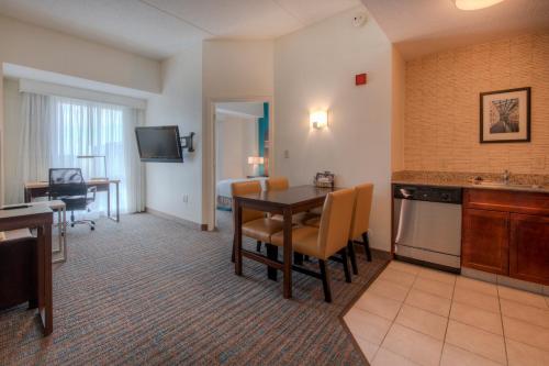 Residence Inn Charlotte Uptown - image 5