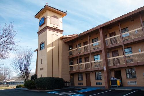 America's Best Value Inn Charlotte - image 5