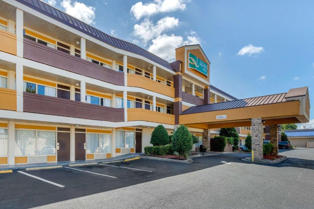 Quality Inn Airport South - image 5