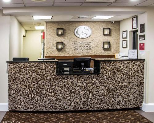 Comfort Suites Research Park - University - image 5