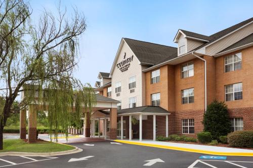 Country Inn & Suites by Radisson Charlotte University Place NC - main image