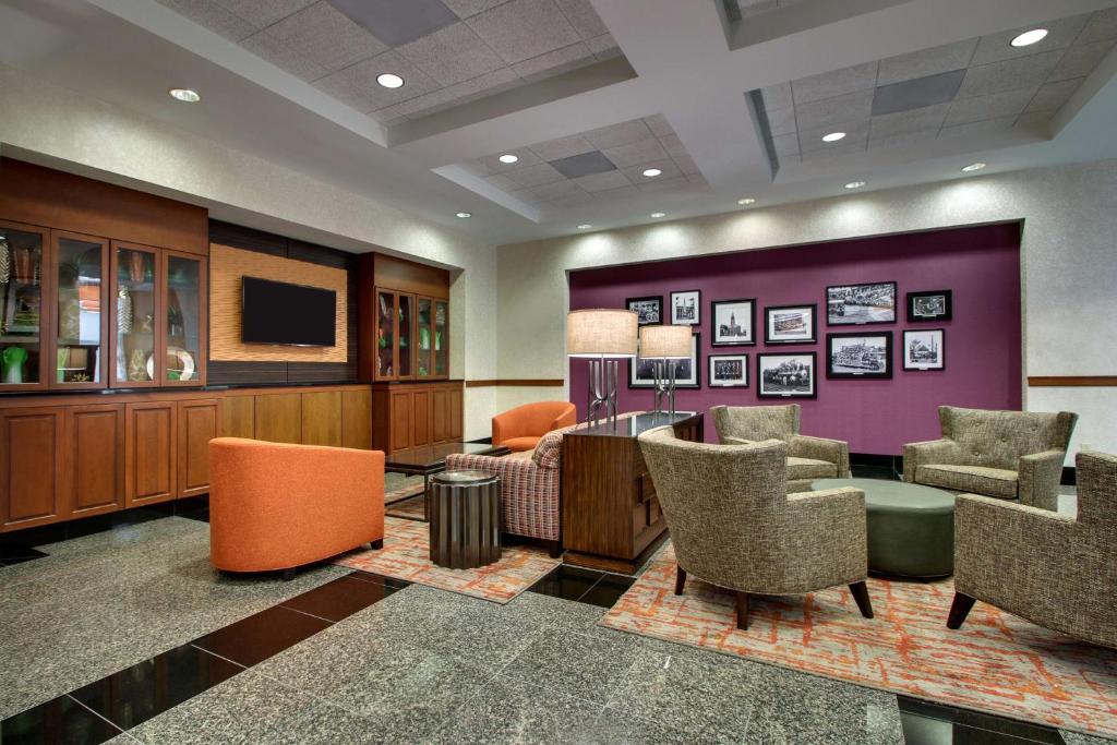 Drury Inn & Suites Charlotte Northlake - image 4