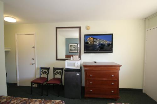 Royal Inn and Suites Charlotte Airport - image 5