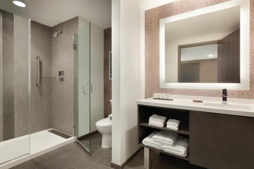 Embassy Suites by Hilton Charlotte Uptown - image 3