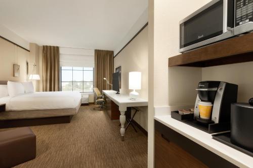 Hilton Garden Inn Charlotte Southpark - image 5