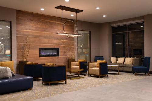 Residence Inn by Marriott Charlotte Northlake - image 4