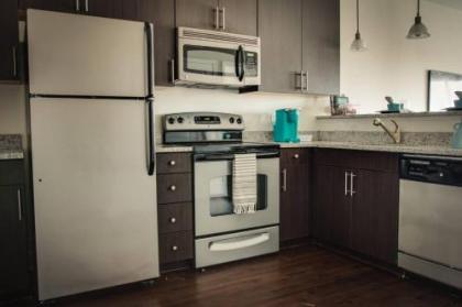 Plaza Midwood 1 and 2 BR Apts by Frontdesk - image 2