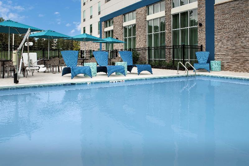 Hampton Inn & Suites Charlotte Airport Lake Pointe - image 4