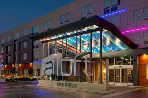 Aloft Charlotte Airport - main image