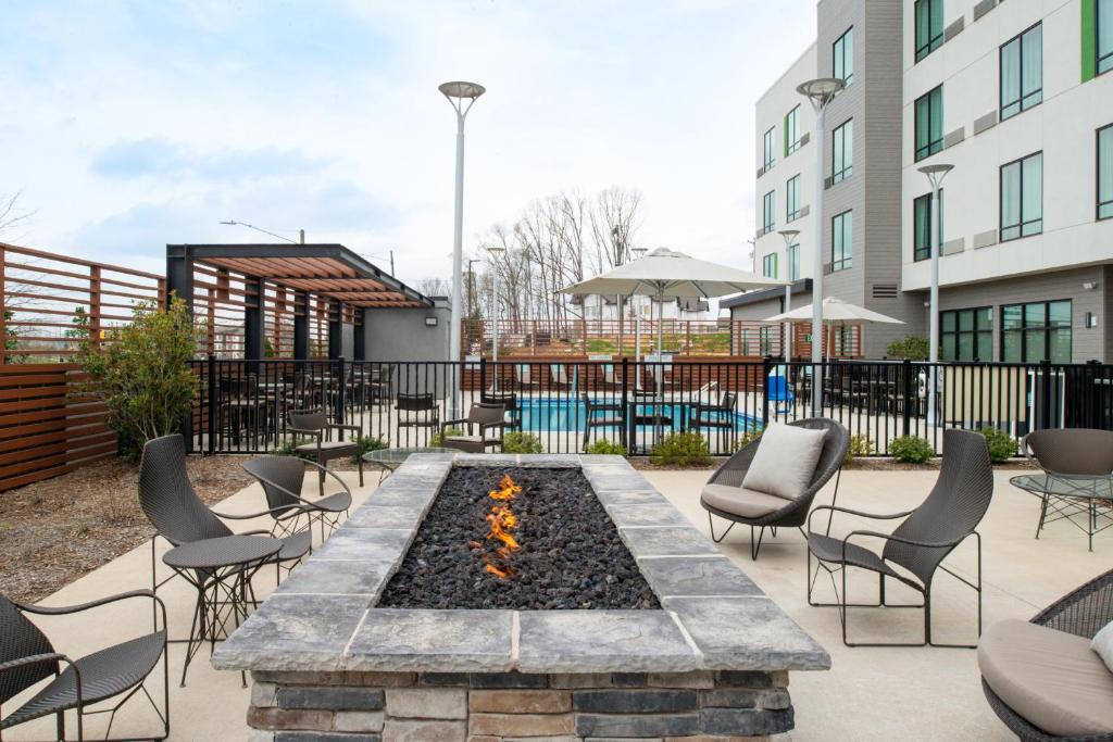 Courtyard by Marriott Charlotte Steele Creek - image 3