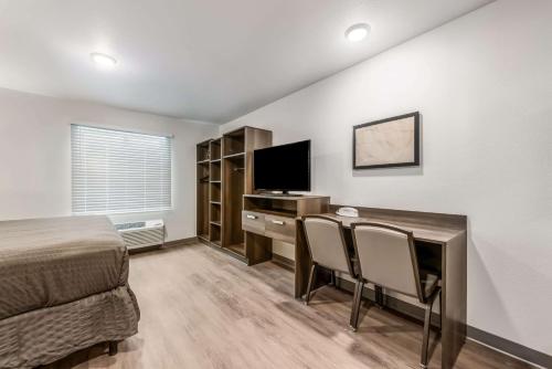 WoodSpring Suites Charlotte - University Research Park - image 5