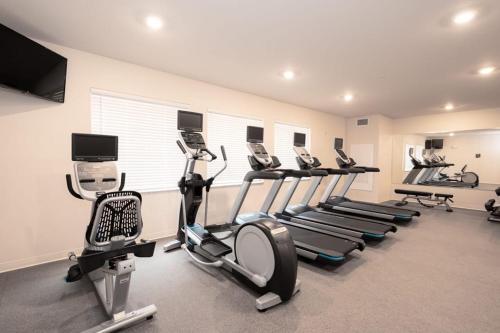 Viagem Stylish 1BR with Gym 10min to City - image 4