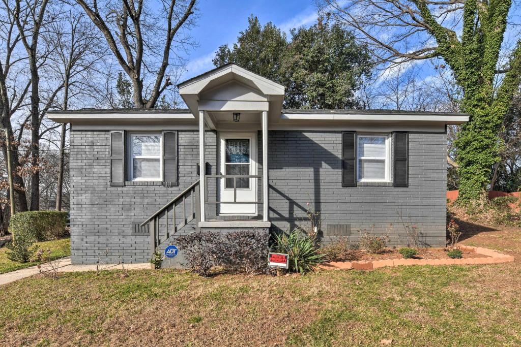 Renovated Charlotte Bungalow - 3 Mi to Dtwn! - main image