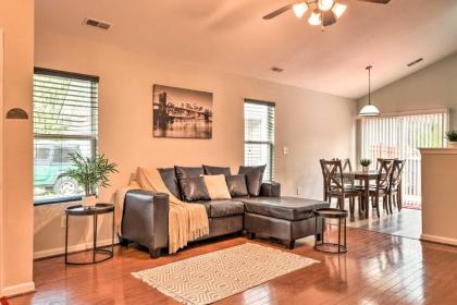 Pet Friendly Retreat with Yard about 8 mi to Dtwn Charlotte