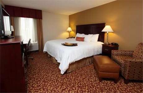 Hampton Inn & Suites Charlottesville at the University - image 3