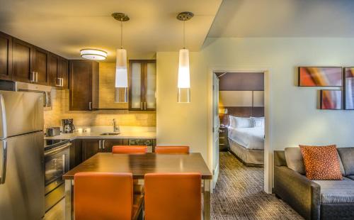 Residence Inn by Marriott Charlottesville Downtown - image 5