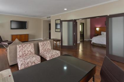 Radisson Hotel Chatsworth - image 11