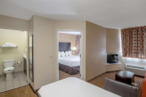 Mainstay Suites Chattanooga - image 3