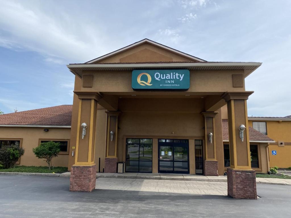 Quality Inn Near Walden Galleria Mall - main image