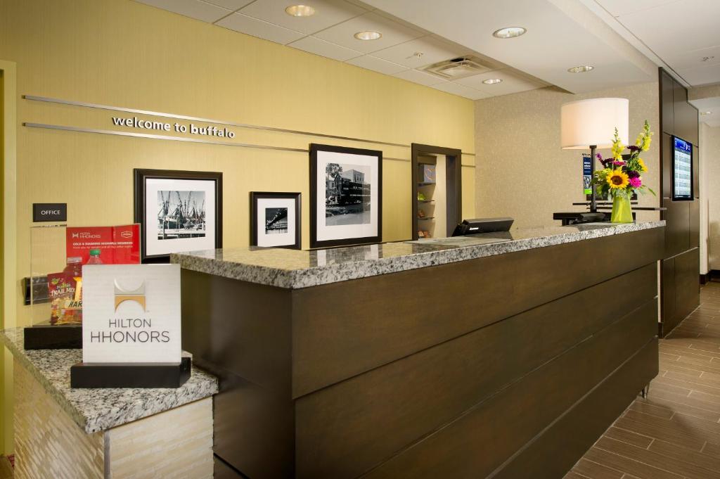 Hampton Inn & Suites - Buffalo Airport - image 6